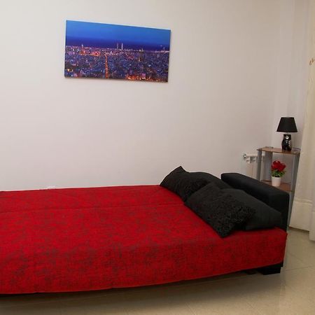 Apartamentos Navas Barcelona Bagian luar foto