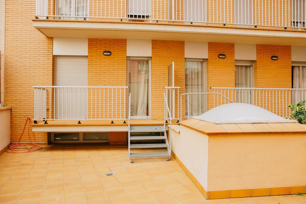 Apartamentos Navas Barcelona Bagian luar foto