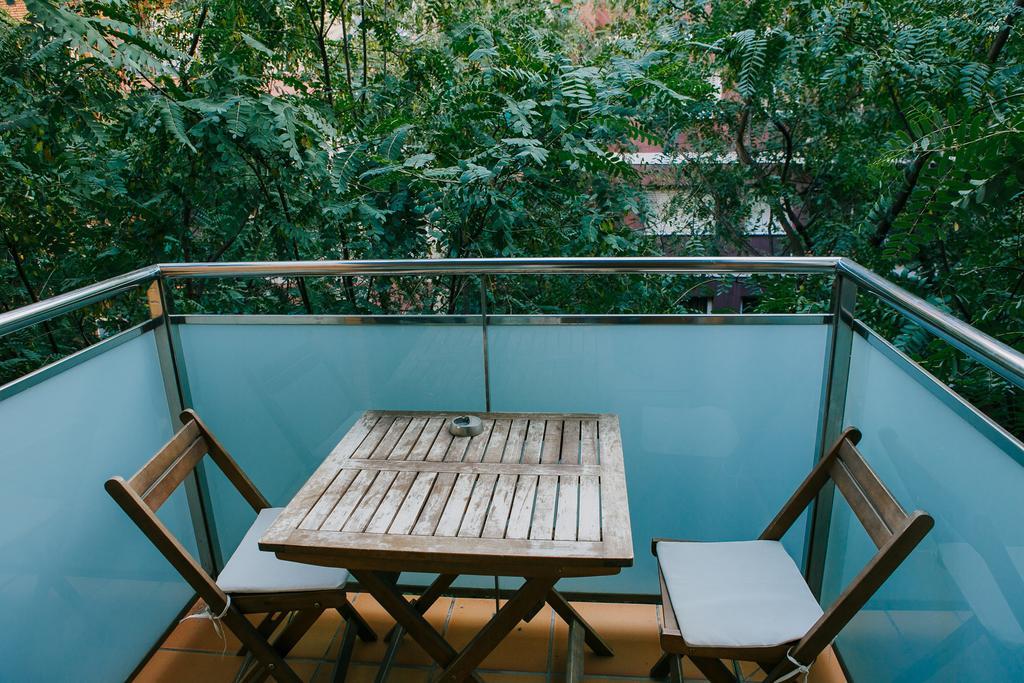 Apartamentos Navas Barcelona Bagian luar foto