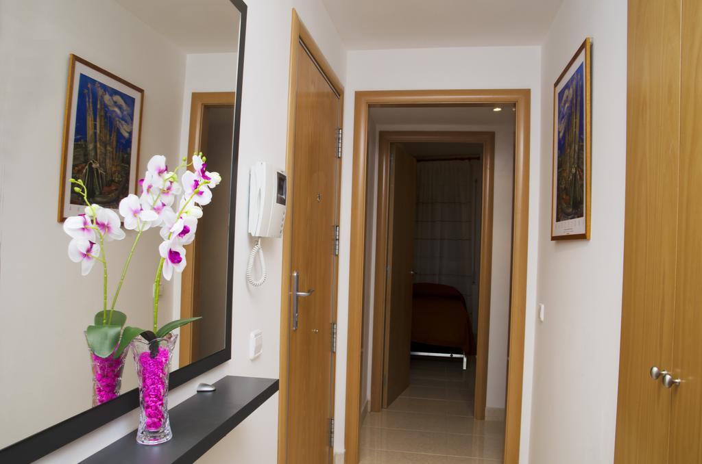 Apartamentos Navas Barcelona Bagian luar foto