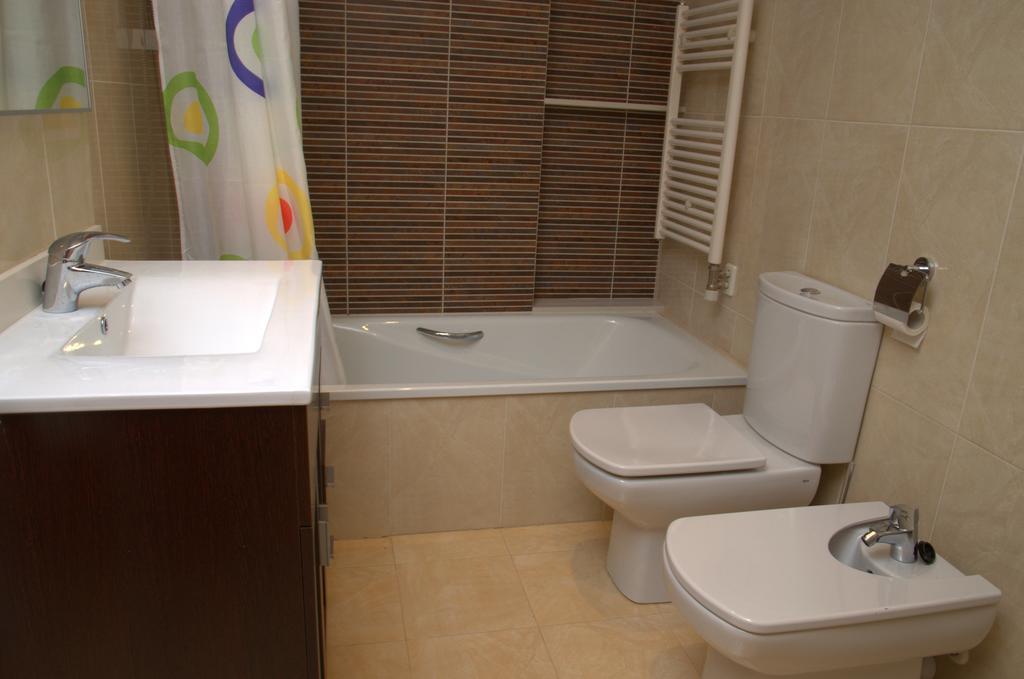 Apartamentos Navas Barcelona Bagian luar foto