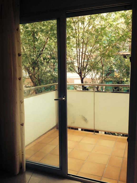 Apartamentos Navas Barcelona Bagian luar foto